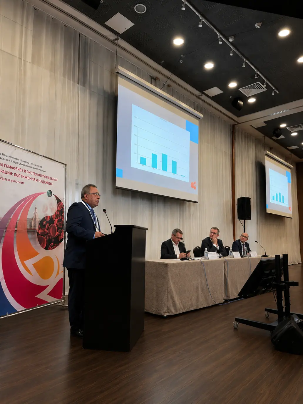 Dr. Gerardo Zumbana speaking at the 6th National Congress of Hemapheresis in Saint Petersburg